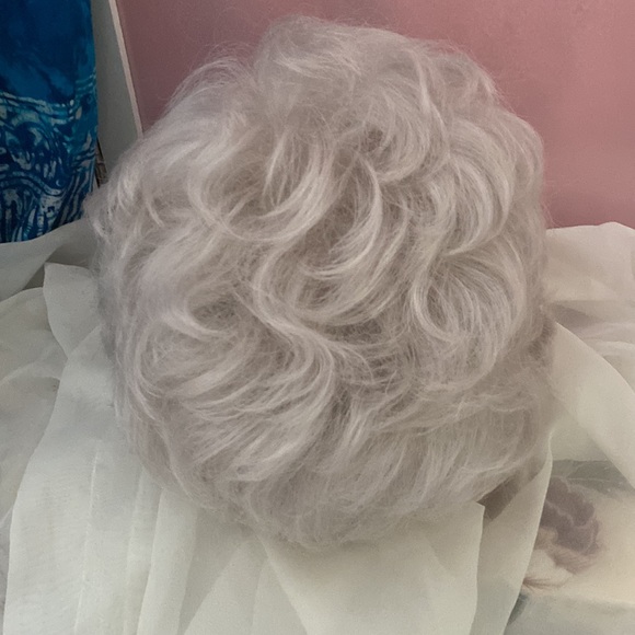 TWC adjustable wig silver - Picture 3 of 7